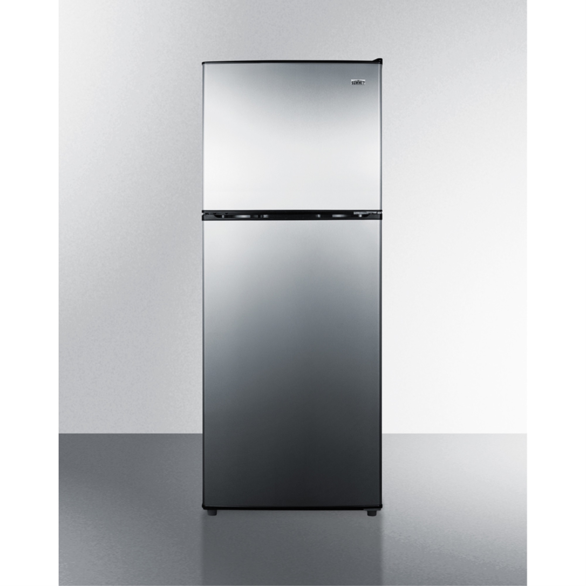 2door cycle defrost refrigeratorfreezer in slim width with stainless