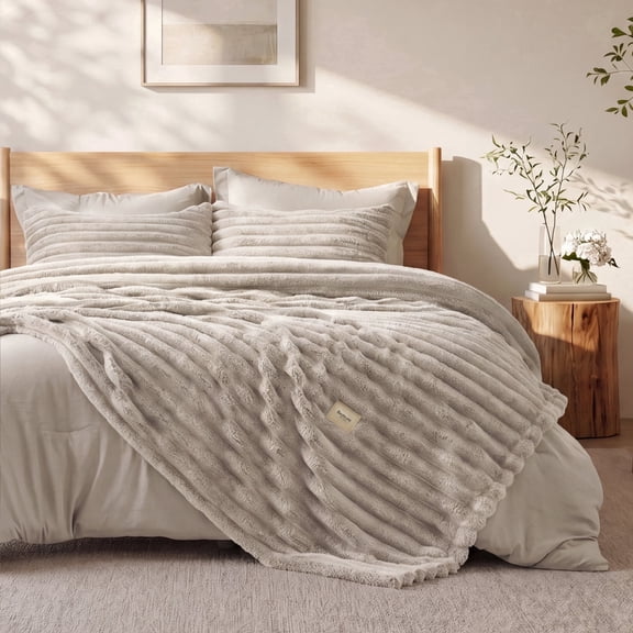 2-in-1 Queen Comforter Set and Detachable Fluffy Blanket, Beige Bedding Set for All Season Use, Includes 2 Pillow Shams, 2 Pillowcases