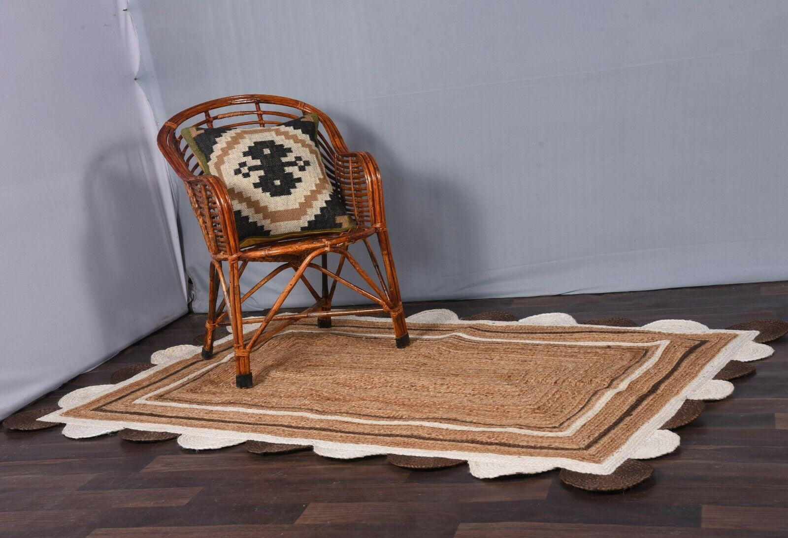 2 x 3 Feet ( 60 cm x 90 cm ) Natural Jute with Black & White Scalloped Area Rugs , Home Decor Rugs