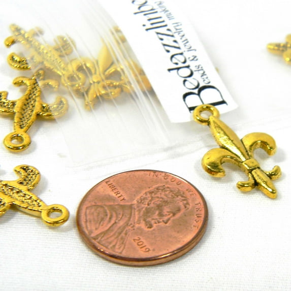 20 Fleur-De-Lis 19mm 3/4 inch Fleur Lily Flower Pendant Charms Plated Over Pewter Base Metal (antique gold)