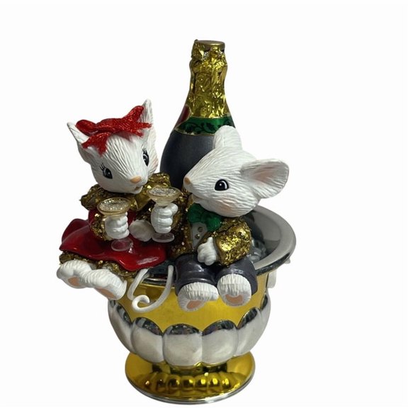 2000 Toasting 2000 (Mouse) Carlton Cards Christmas Tree Ornament CXOR-301A