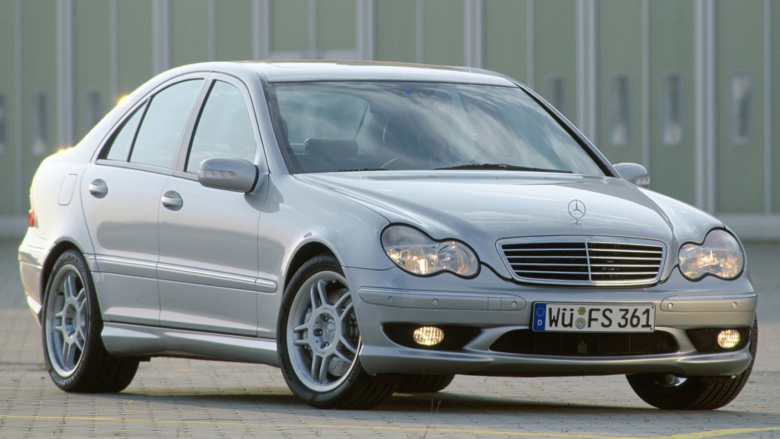 Stunning Mercedes Benz Amg 2001 Pictures