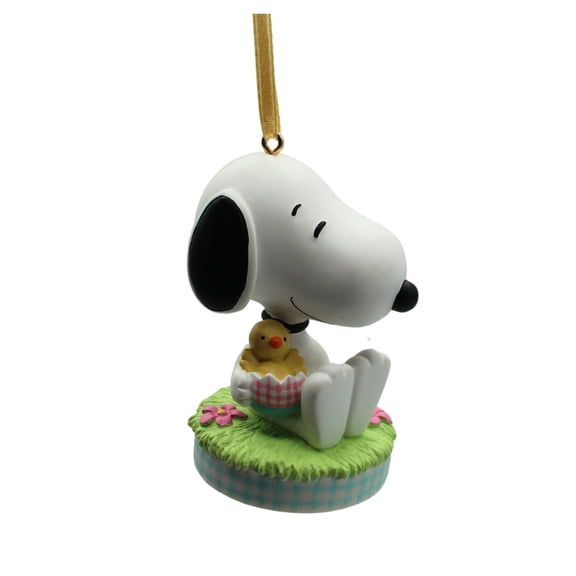 2004 A New Friend (Snoopy) Hallmark Keepsake Christmas Tree Ornament - QEO8364