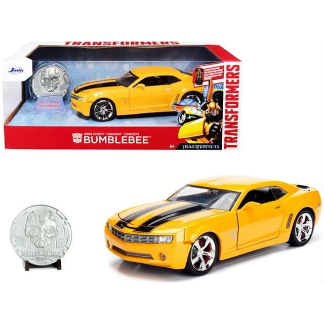 Jada Toys Transformers 1:24 Bumblebee 2006 Chevrolet Camaro Concept Die-Cast Car with Robot on Chassis