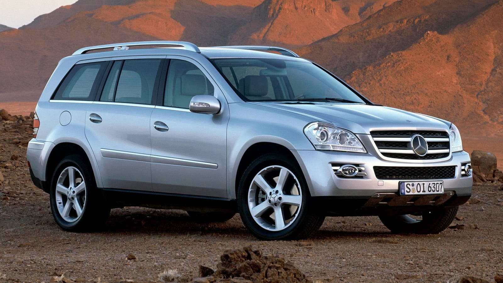 Gl Color Car 2006 Mercedes-Benz GL Class Car - 24x36 Inch Glossy Laminated Poster ...