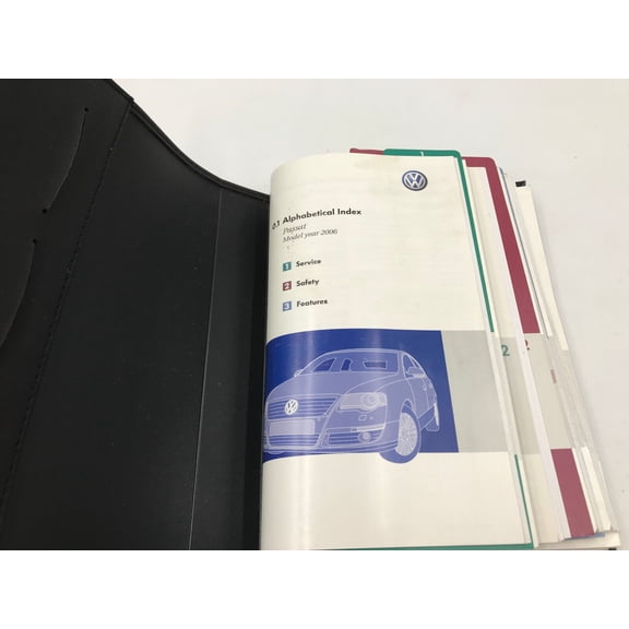 2006 Volkswagen Passat Owners Manual Set with Case OEM I03B05006
