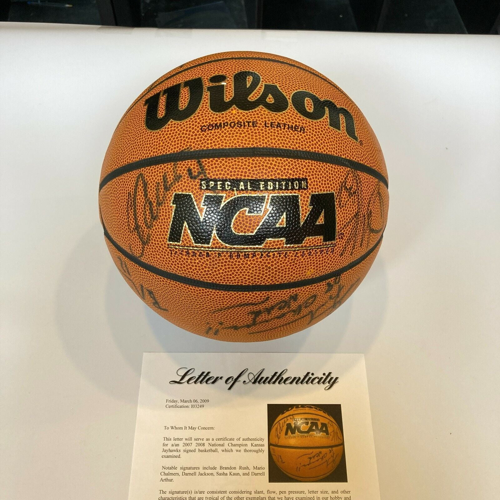 200708 NCAA Champions Kansas Jayhawks Team Signed Game Basketball PSA