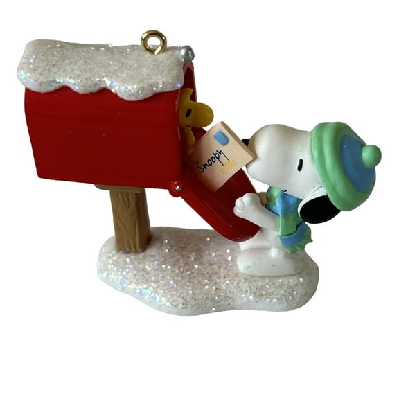 Peanuts Winter Fun With Mail Snoopy Hallmark Keepsake Christmas Ornament 04299