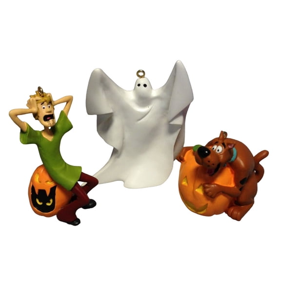 2008 Zoinks! It's a Ghost! (Scooby-Doo and Shaggy) Hallmark Keepsake Christmas Tree Ornament - QFO6081