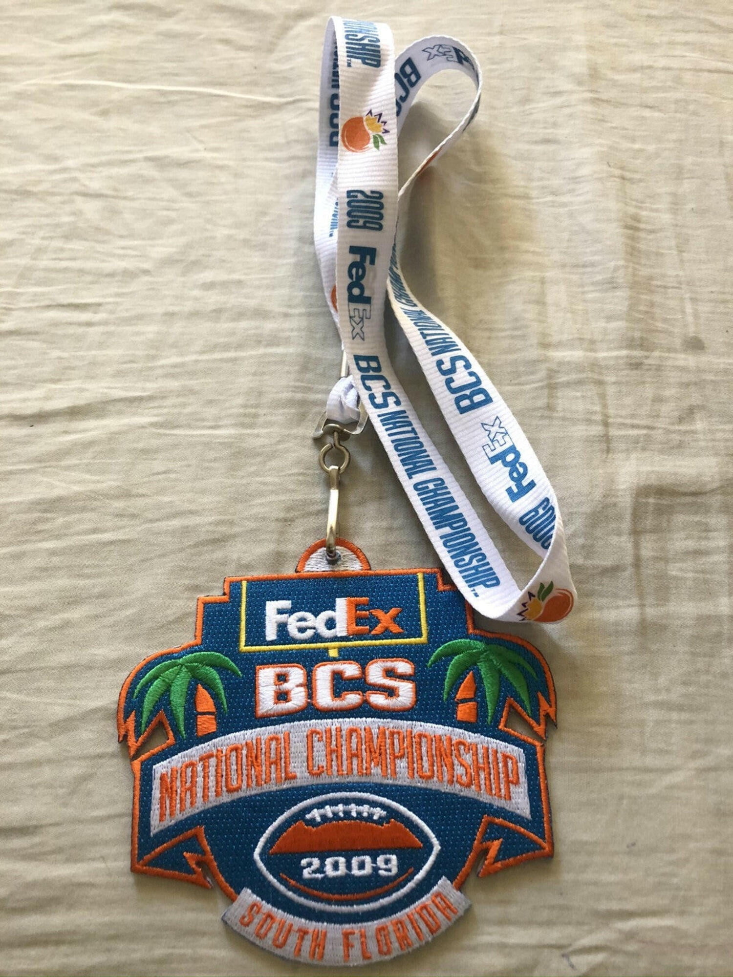 2009 BCS National Championship game white fabric lanyard with jersey patch (Tim Tebow and Florida Gators win)