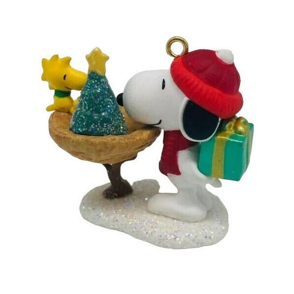 2009 Winter Fun With Snoopy Hallmark Keepsake Christmas Tree Ornament - QXM9002