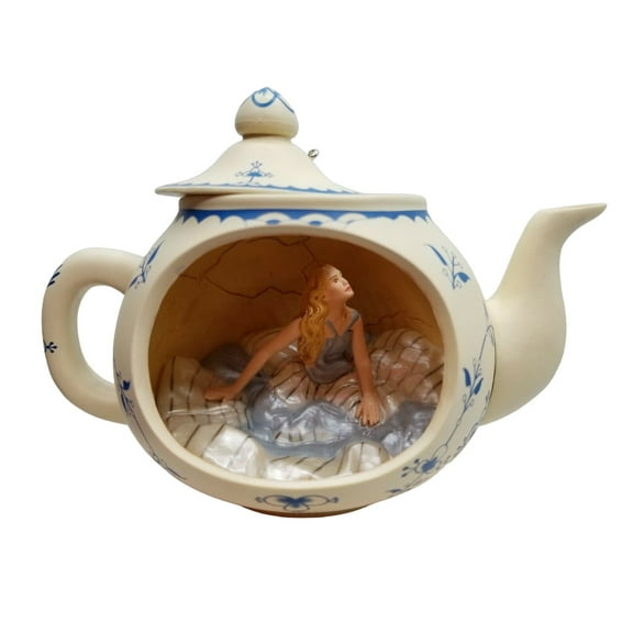 2010 Back to Wonderland (Disney's Alice in Wonderland) Hallmark Keepsake Christmas Tree Ornament - QXD1156