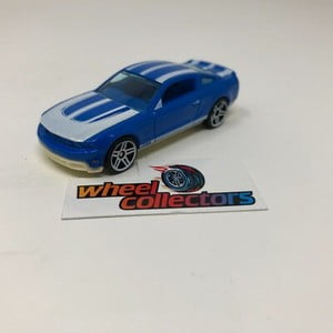 2010 Ford Mustang GT * 1:64 Scale Diecast Model Diorama Hot Wheels * F1804
