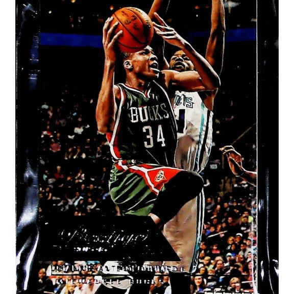 2015-16 Panini Prestige NBA Milwaukee Bucks Base Veteran Team Set No SP (Hand Collated) of 6 Cards: 11 Khris Middleton