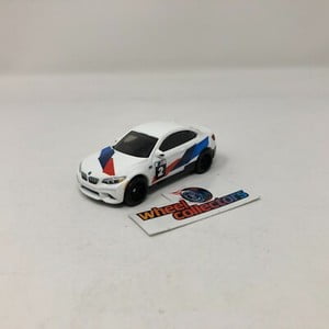 2016 BMW M2 * White * Hot Wheels Loose 1:64 Scale Model Diorama * AZ109