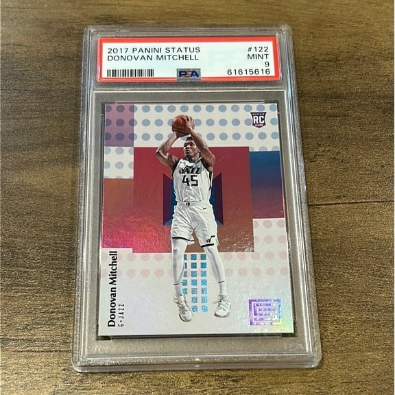 2017-18 Panini Status Donovan Mitchell 122 PSA 9