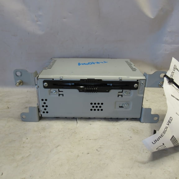Pre-Owned 2017 2018 2019 2020 Ford Fusion AM FM CD MP3 Radio Receiver OEM - Verify Specific Vehicle Fitment In Description - (Good)