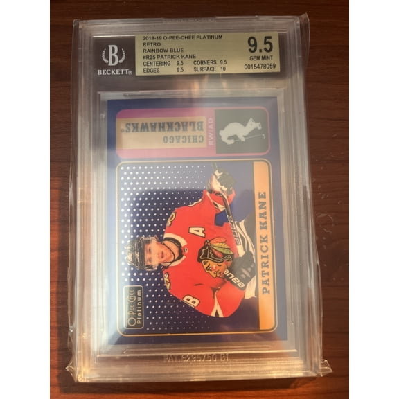 2018-19 O-Pee-Chee Platinum Retro Rainbow Blue Patrick Kane #R25 /149 BGS 9.5