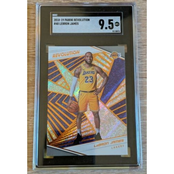 Graded 2018-19 Panini Revolution LeBron James #40 Sparkle Refractor Finish 9.5 Basketball Card