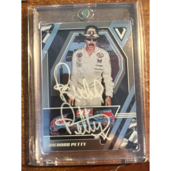 2019 Donruss Richard Petty #45 Chase JSA Autographed Auto Racing Trading Card
