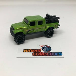 2020 Jeep Gladiator * 1:64 Scale Diecast Model Diorama * F2822