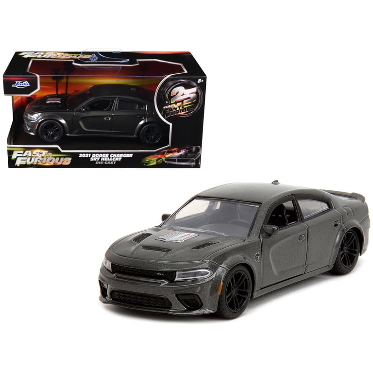 Jada Toys Fast and Furious Car Model, 1/32 Dodge Charger SRT