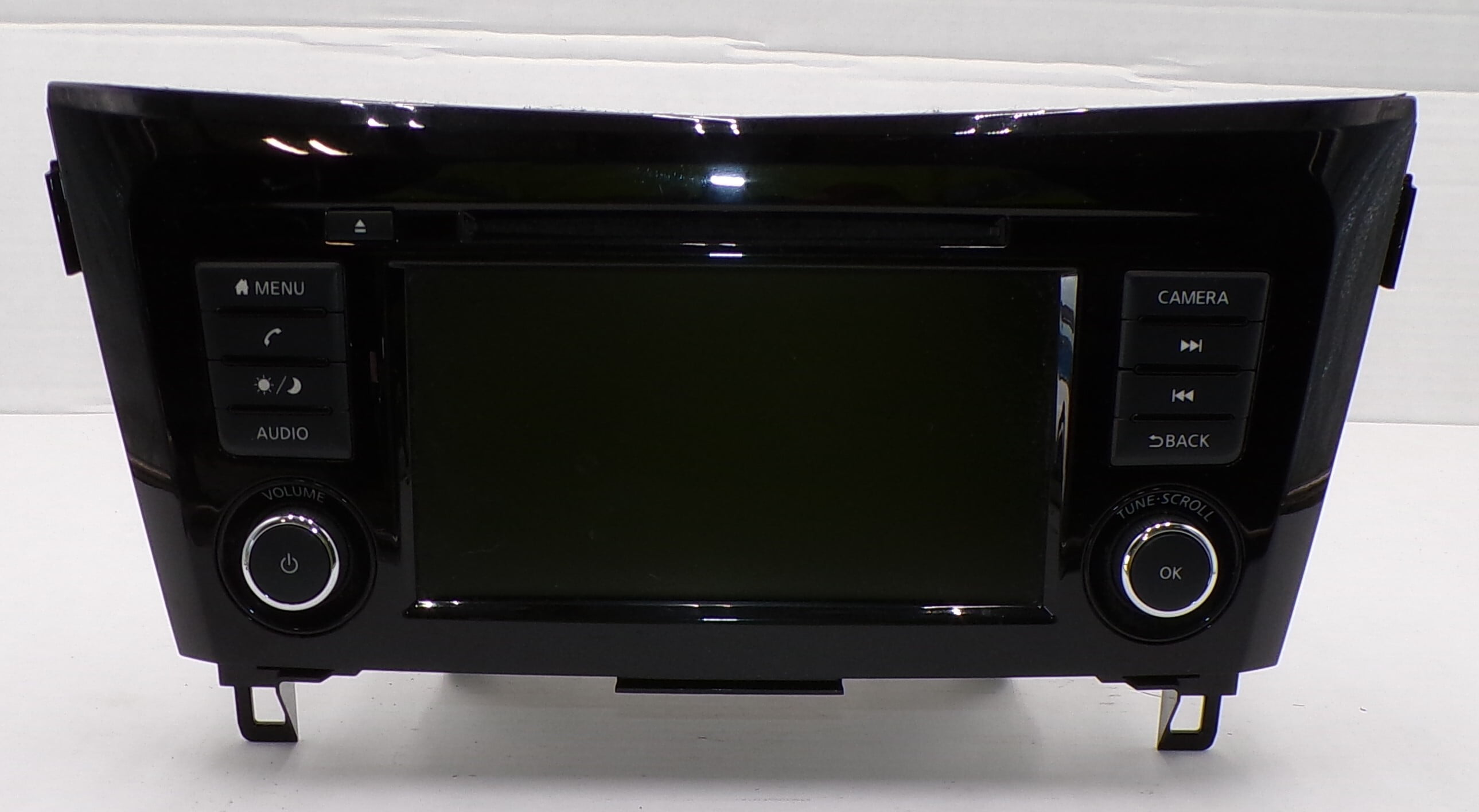 Pre-Owned 2021 Nissan Rouge Sport AM FM CD MP3 Player Radio OEM - Verify Specific Vehicle Fitment In Description - (Good)