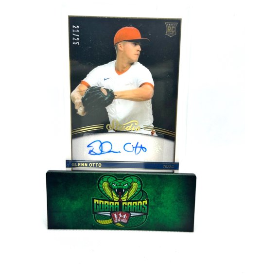 2022 Panini Chronicles Glenn Otto #GO Gold Rookie Auto Texas Rangers Baseball Card