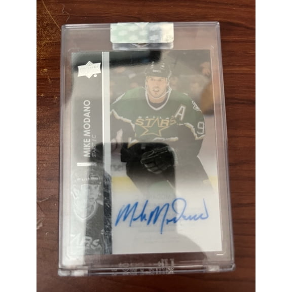 2022 Upper Deck Clear Cut Auto Exclusives Mike Modano #CC-MM