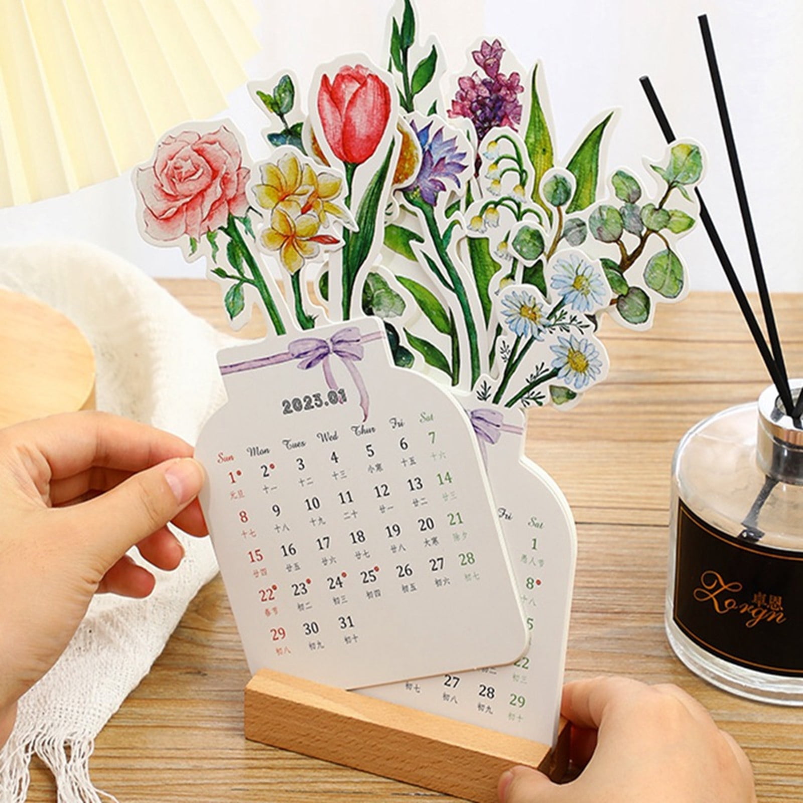 2025 Bloomy Flowers Desk Calendar, Creative Flower Small Desk Calendar