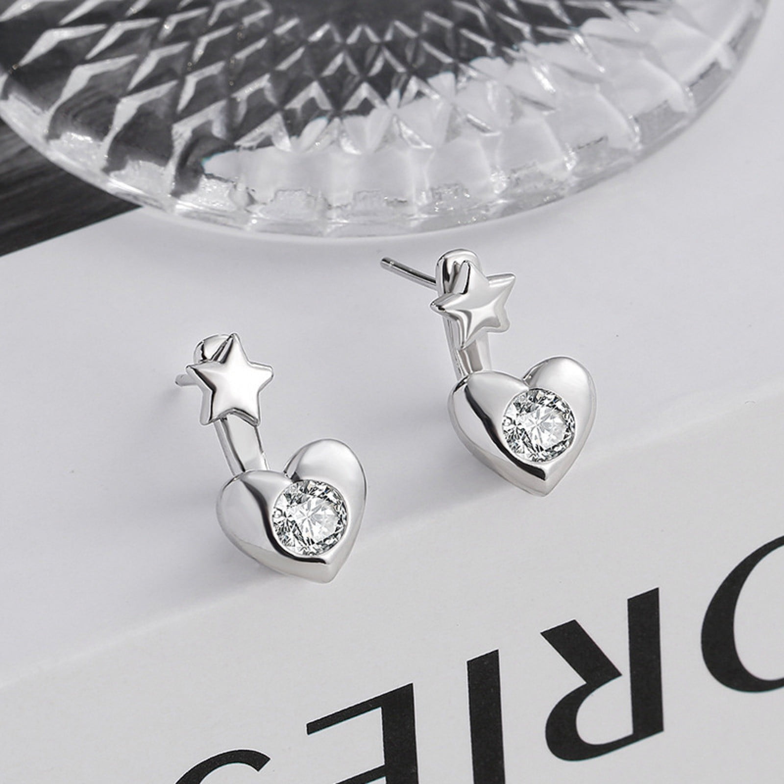 2024 Fall Wedding Love Heart Earrings Design Earrings Light Simple High