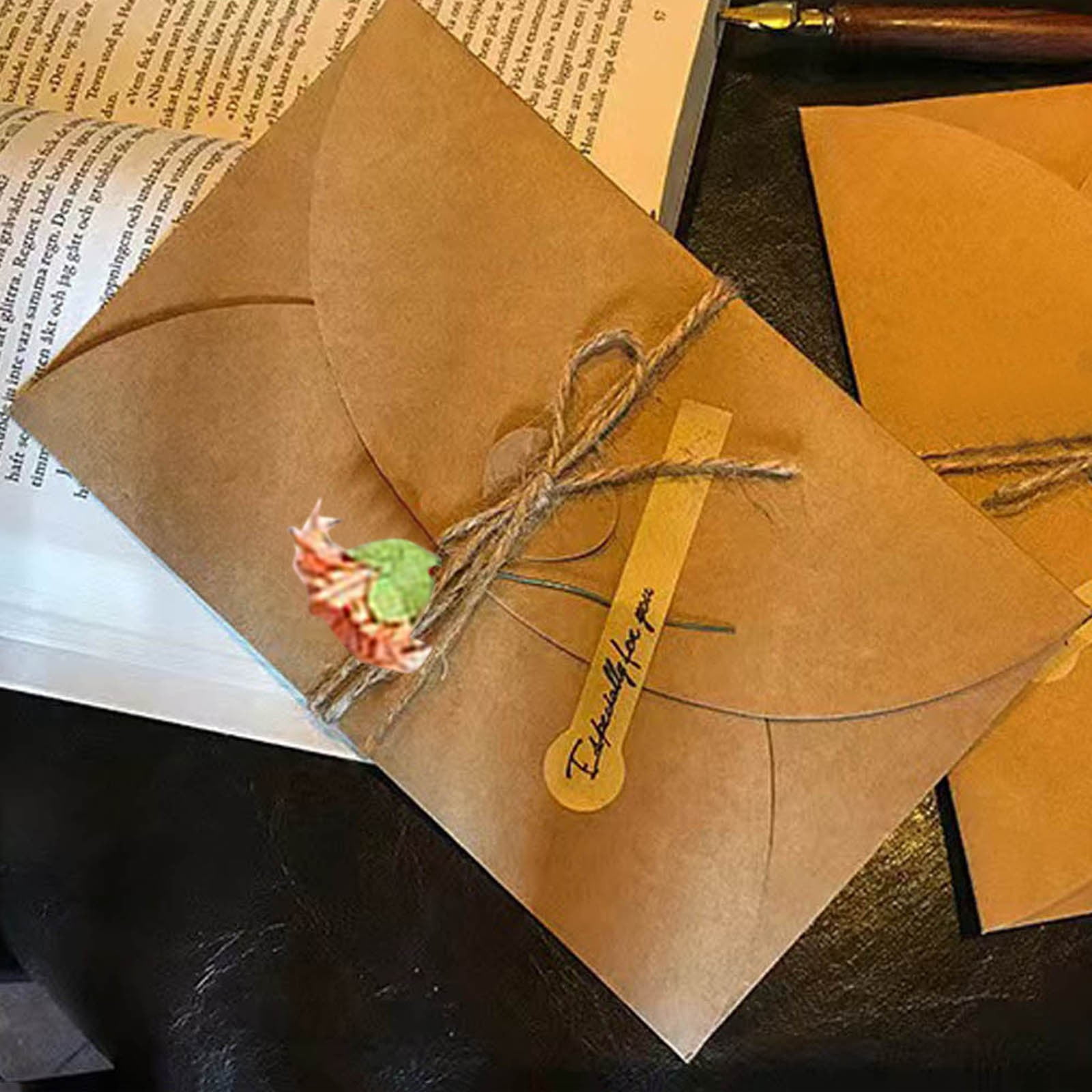 2024 New Valentine's Day Cards Contain Envelopes With Dried Flowers