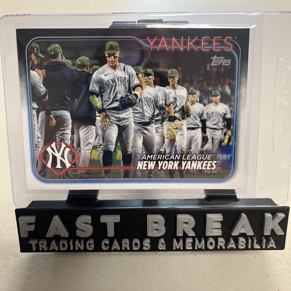2024 Topps Aaron Judge New York Yankees #301 Holofoil Auto Baseball Card