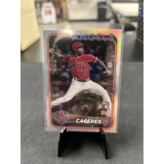 2024 Topps Series 2 Kelvin Caceres #680 Rainbow Foil Parallel/Variety Rookie