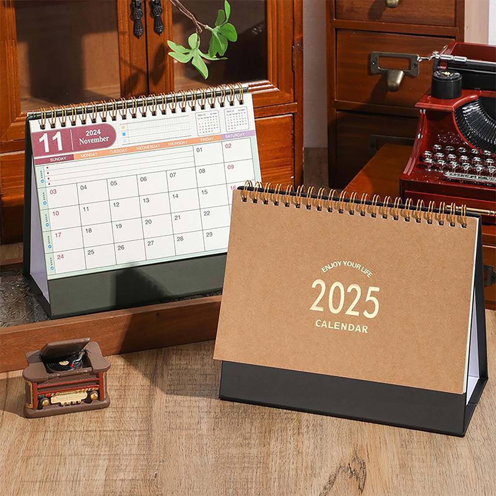 2025 Desk Calendar JANUARY 2025 to DECEMBER 2025 6.7" x 7.6" 12Month