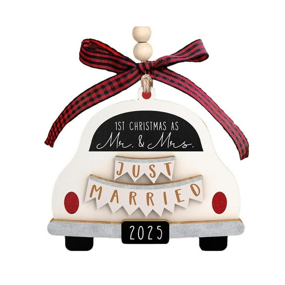 2025 First Christmas Married Ornament - Special Keepsake for Newlyweds, Elegant Design, High-Quality Material, Ideal Gift