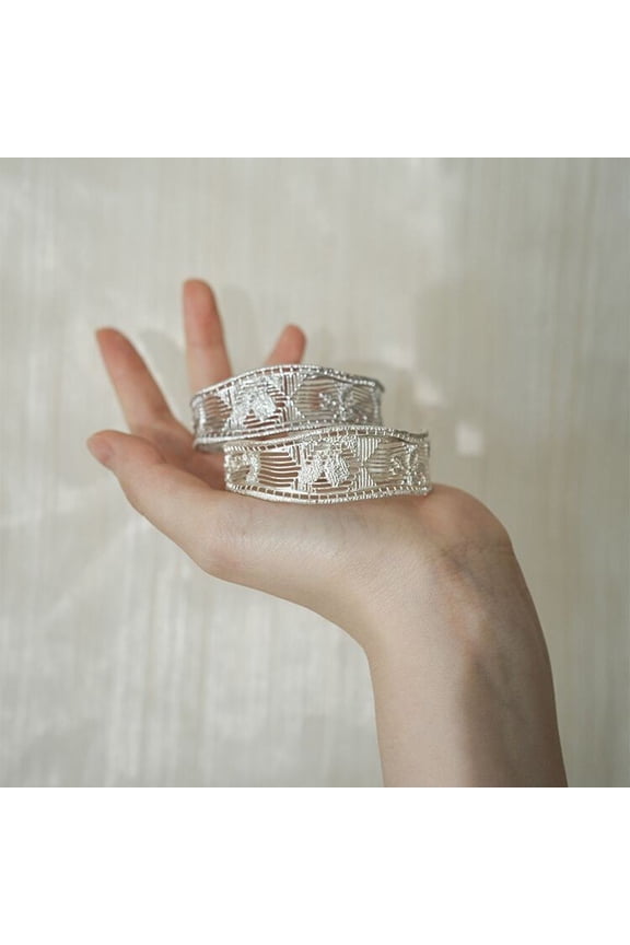 2025 New Chinese Style Gardenia Fiber Open Bangle, a fashionable, simple, and luxurious women's bangle, adjustable and lightweight, an elegant wrist accessory, and a perfect gift.