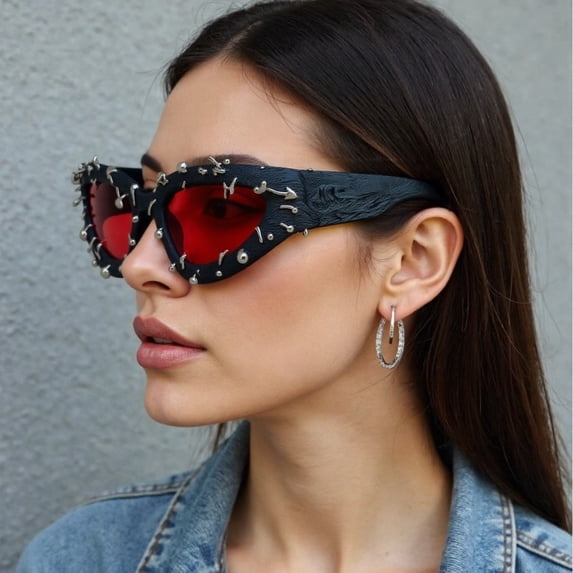 2026 Avant-garde Hip-hop Sunglasses with Unique Punk Rivet Decoration, Women's European and American Fashion Trend Street Style Glasses, Men's