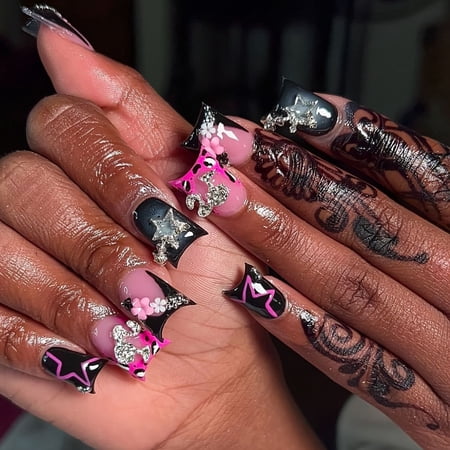 2026 Duckbill-shaped fake nails in a sweet and cool style with sparkling stars, diamonds, and floral designs, ready-to-wear nails for women