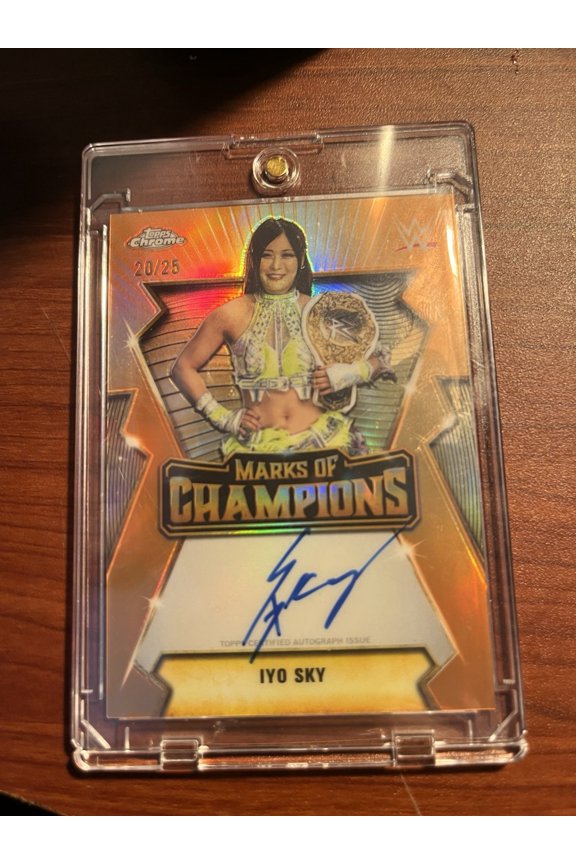 2026 Topps Chrome WWE Iyo Sky MOC-IS Chrome Parallel Variety Auto Hard Signed United States WWE Autographed Wrestling Trading Card