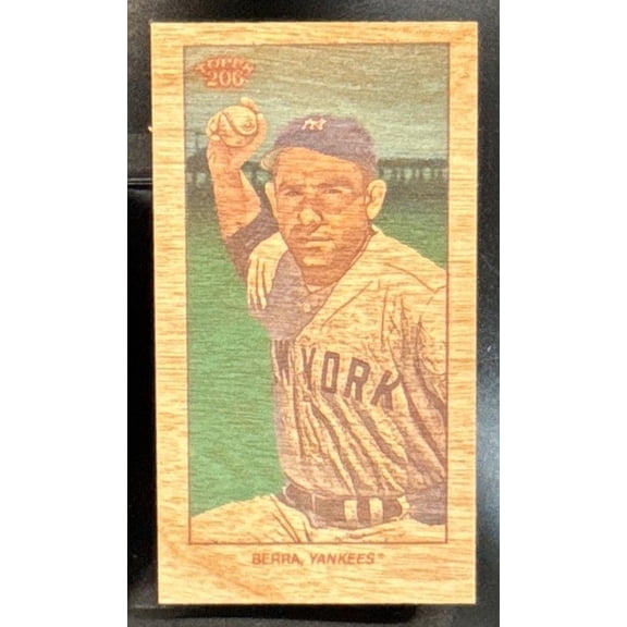 Near Mint New York Yankees Yogi Berra #NNO 206 Topps Base Wood Stock Baseball Card
