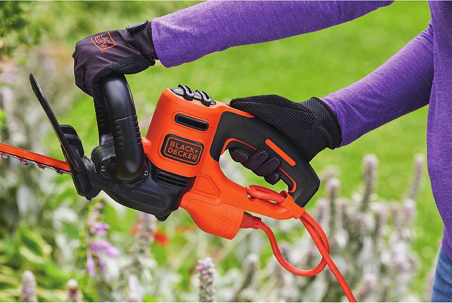 22 Inch Electric Hedge Trimmer with Dual Action Blade and Lightweight Design for Garden Shrub Care