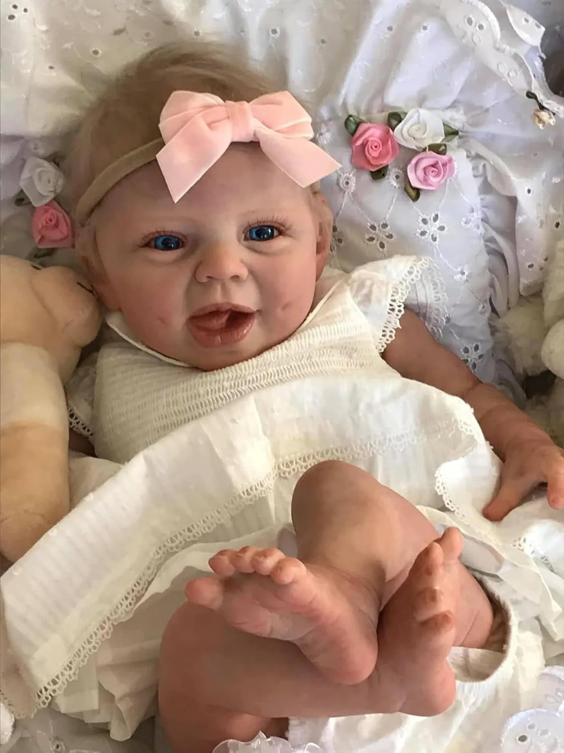 22 Inch Reborn Dolls Realistic Newborn Babies Cute Happy Dolls Looks Real Life Lifelike Baby Doll Soft Cloth Body Weighted Doll Blonde Hair for Gift