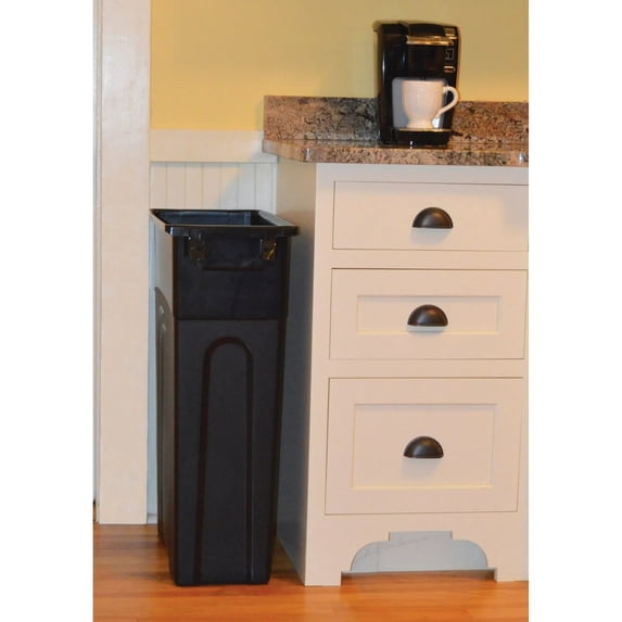 23-gallon plastic high-legged trash can, rectangular trash can, suitable for small spaces. Its narrow and tall design and smooth shape make it highly suitable for areas with limited space.