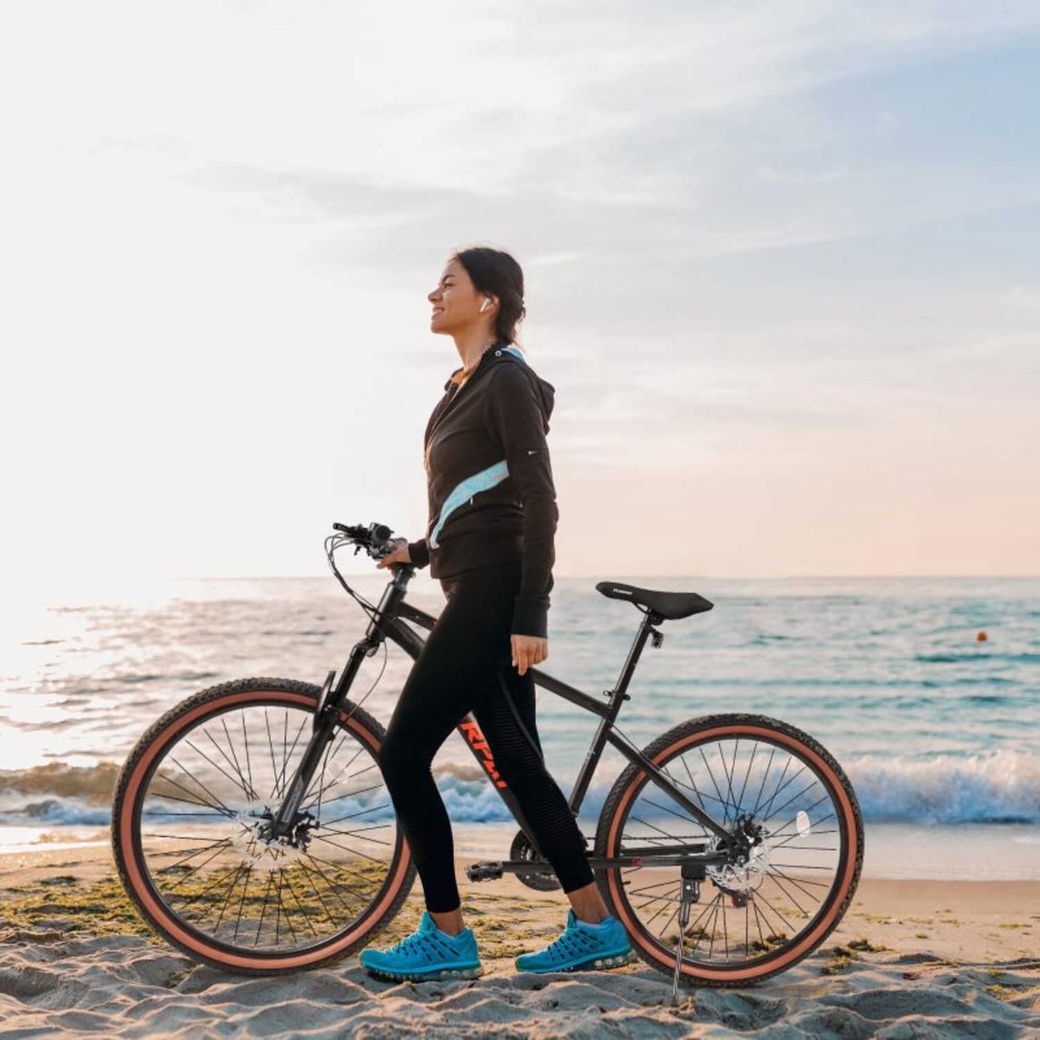 24 Inch Mountain Bike Teenagers, High Carbon Steel Frame, Disc Brakes, Durable , Brown Edge Tires, Ideal for School Commuting