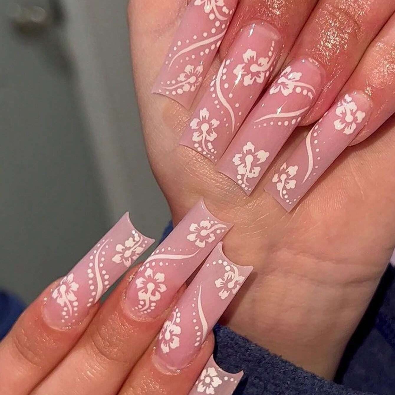 24 PCs Short French Minimalist Butterfly Line Nails with 1 Jelly Gel and 1 Nail File