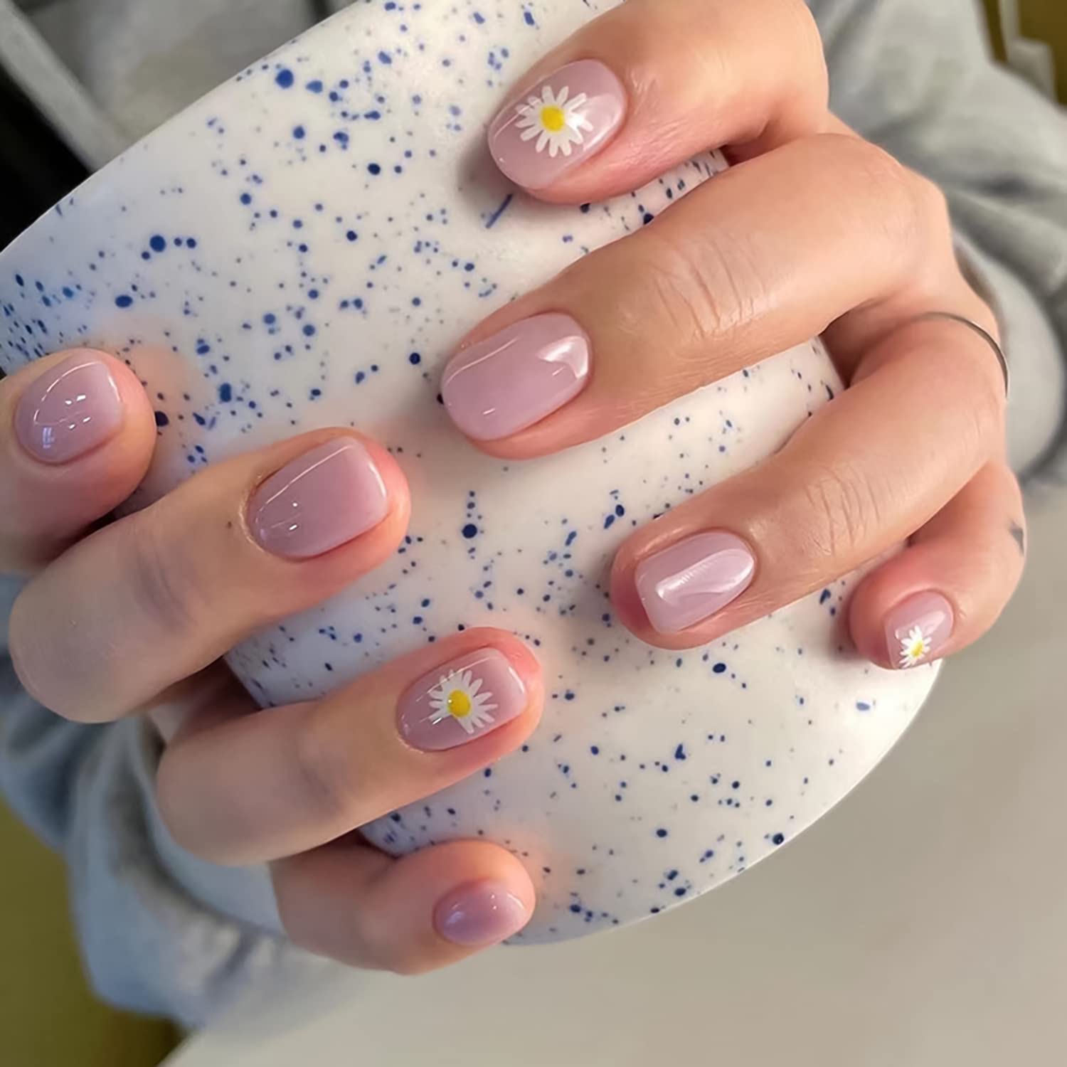 24 Pcs Pink Press on Nails Short Square Fake Nails with Daisy Designs