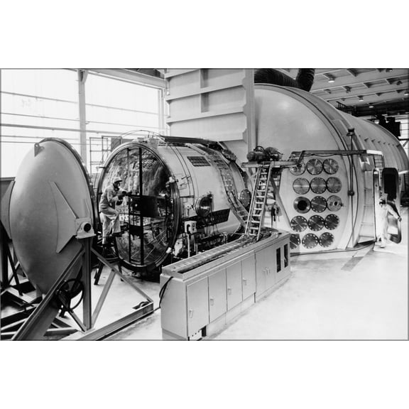 24"x36" Gallery Poster, 25 x 80 Foot Tank GPN 2000 003005