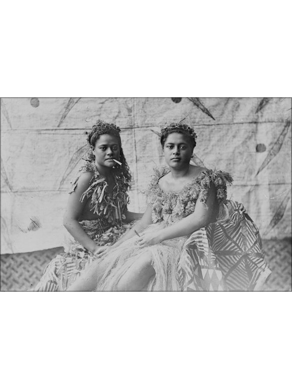 24"x36" Gallery Poster, Samoan women in traditional dress, ca 1910s