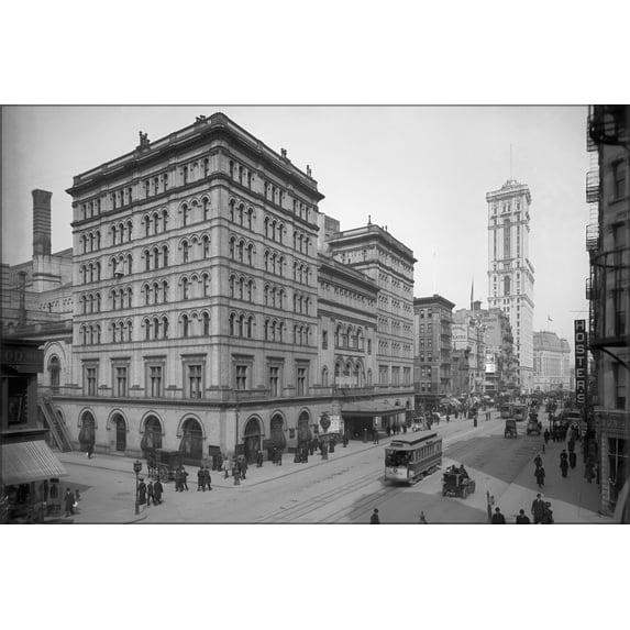 24"x36" Gallery Poster, The old Metropolitan Opera House in New York City, 1905